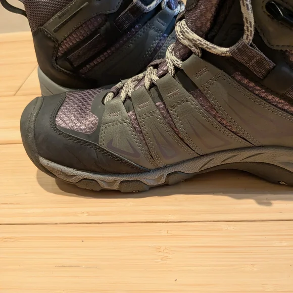 Keen Oakridge Women's Waterproof Hiking Boots - Picture 8 of 11